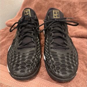 Nike Air Zoom Cage 3 HC Black/Metallic Gold/White